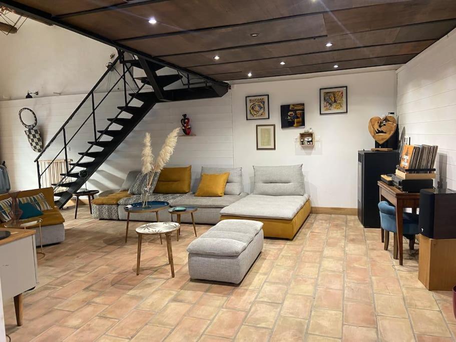 Hébergement de vacances Loft Des Chartreux - 150m2 4 Hammam Piscine Centre-ville